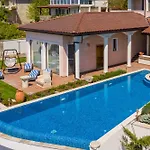 Луксозна вила Hacienda Del Sol - Балчик